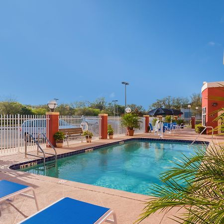 Holiday Inn Express Hotel & Suites Tampa-Fairgrounds-Casino By Ihg מראה חיצוני תמונה
