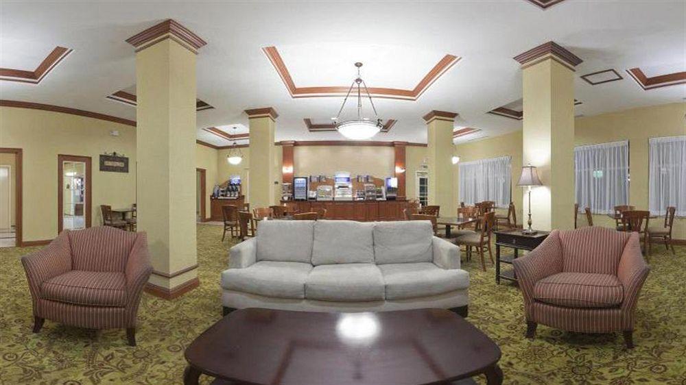 Holiday Inn Express Hotel & Suites Tampa-Fairgrounds-Casino By Ihg מראה חיצוני תמונה