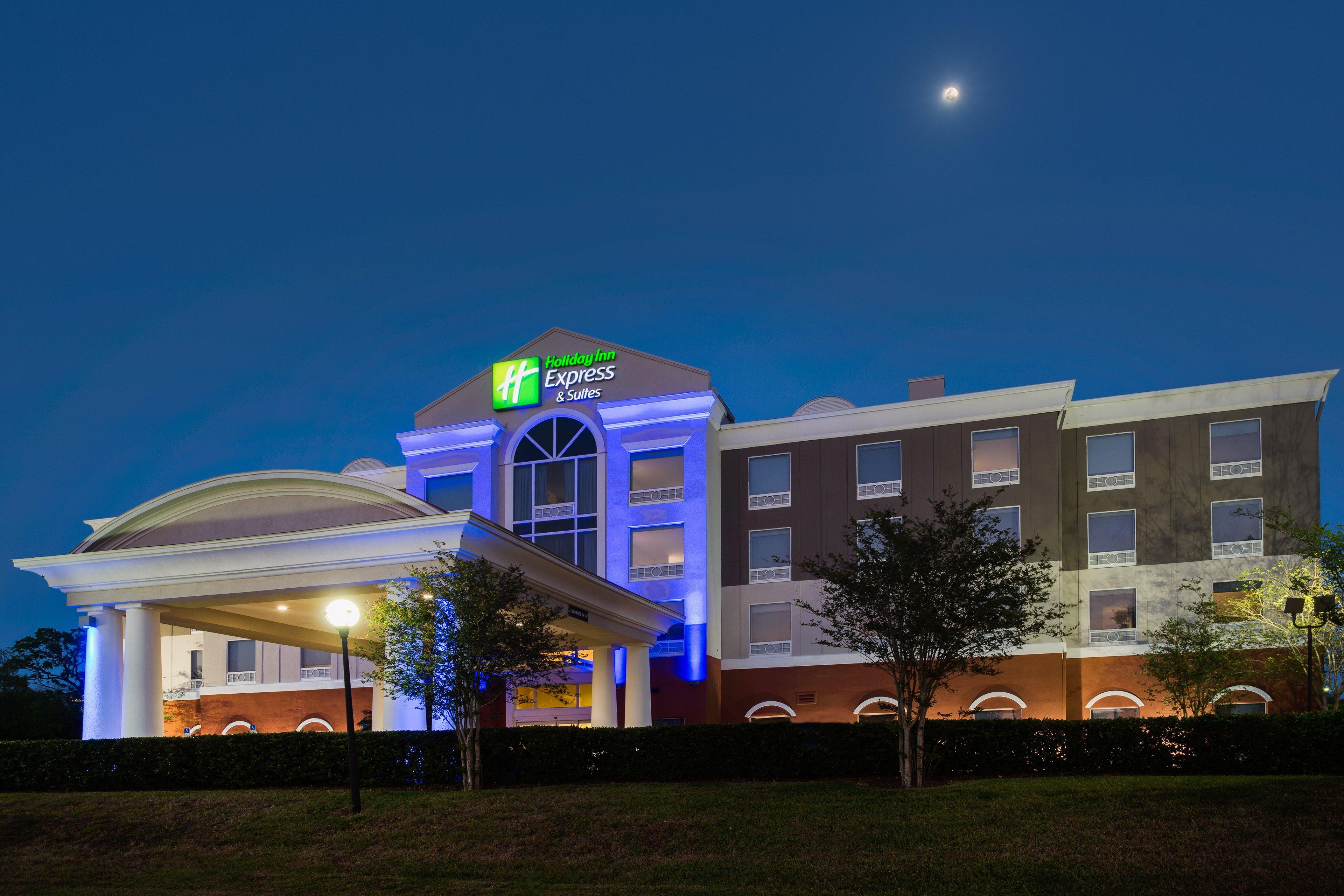 Holiday Inn Express Hotel & Suites Tampa-Fairgrounds-Casino By Ihg מראה חיצוני תמונה