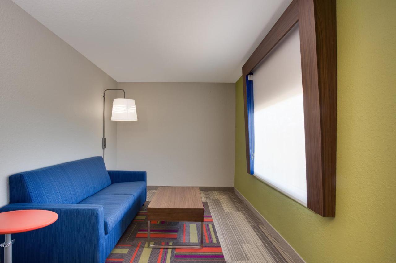 Holiday Inn Express Hotel & Suites Tampa-Fairgrounds-Casino By Ihg מראה חיצוני תמונה