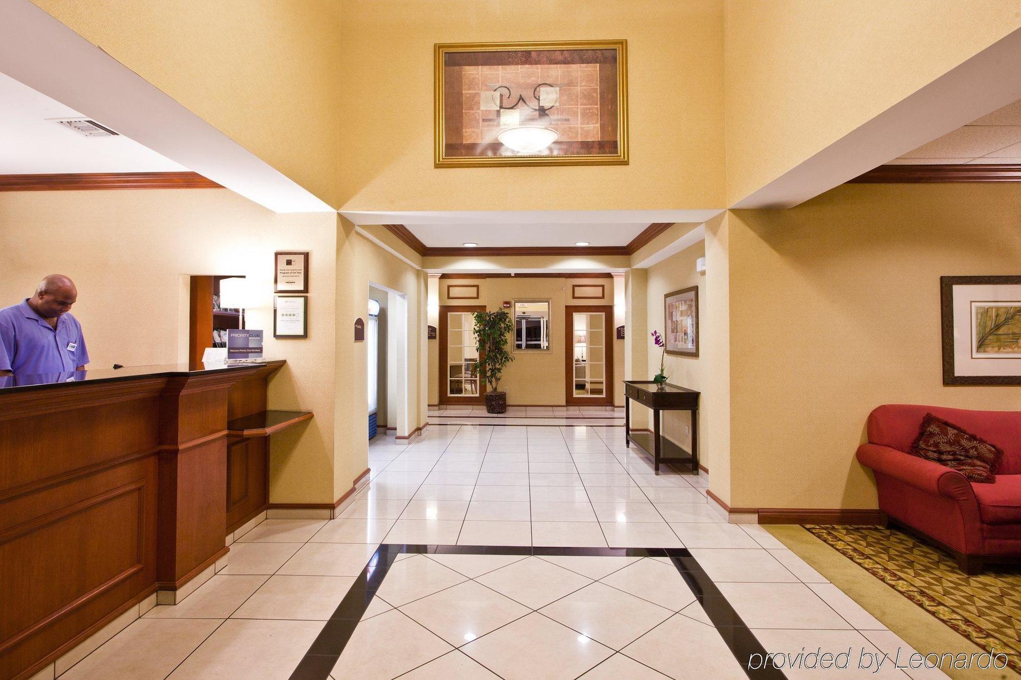 Holiday Inn Express Hotel & Suites Tampa-Fairgrounds-Casino By Ihg מראה פנימי תמונה