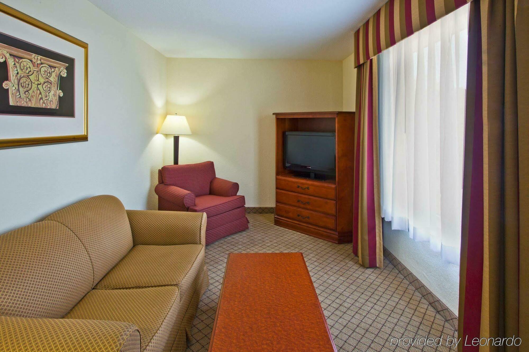 Holiday Inn Express Hotel & Suites Tampa-Fairgrounds-Casino By Ihg חדר תמונה