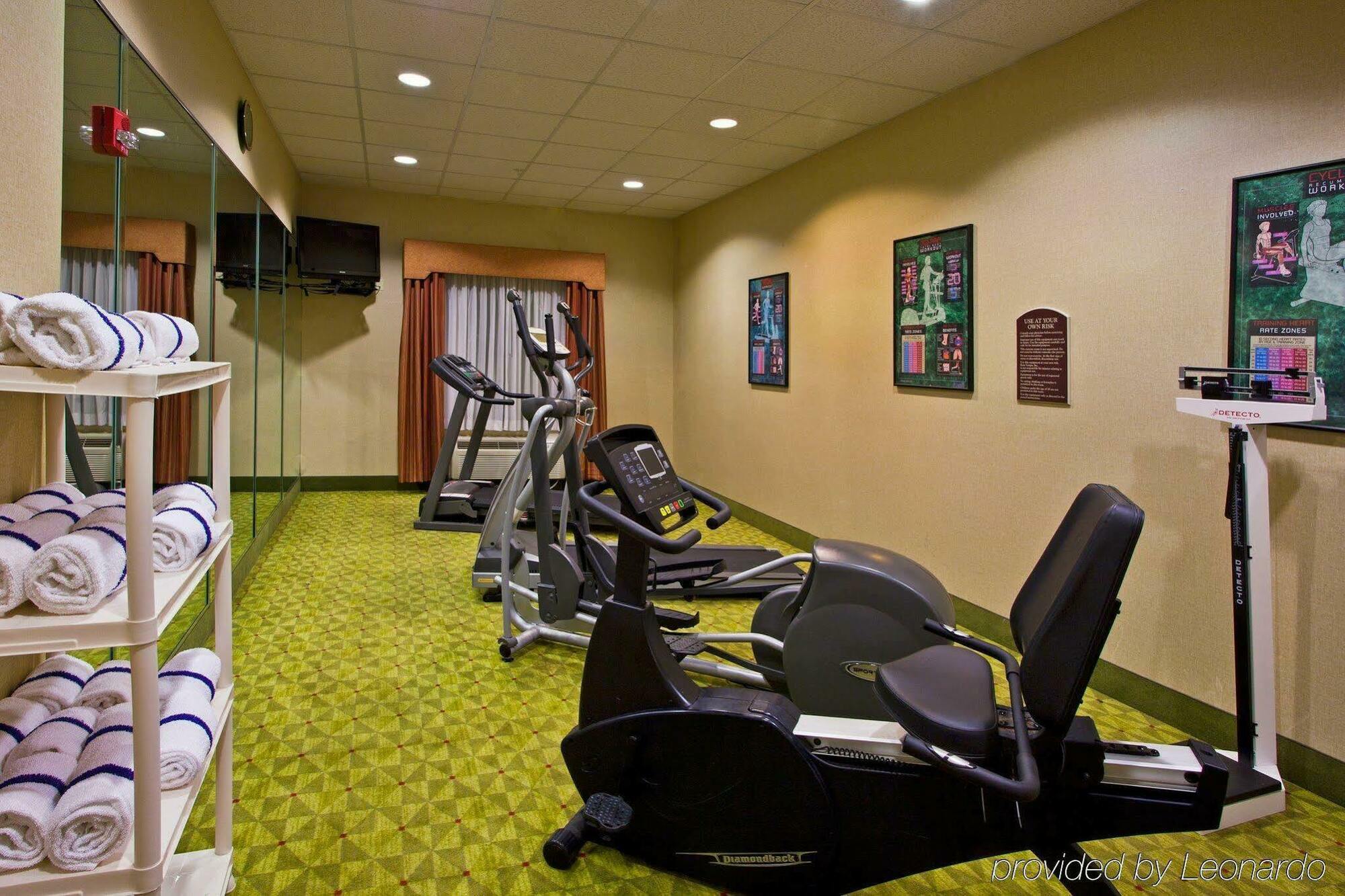 Holiday Inn Express Hotel & Suites Tampa-Fairgrounds-Casino By Ihg מתקנים תמונה